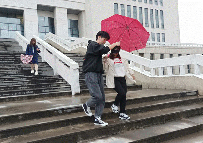 点击放大