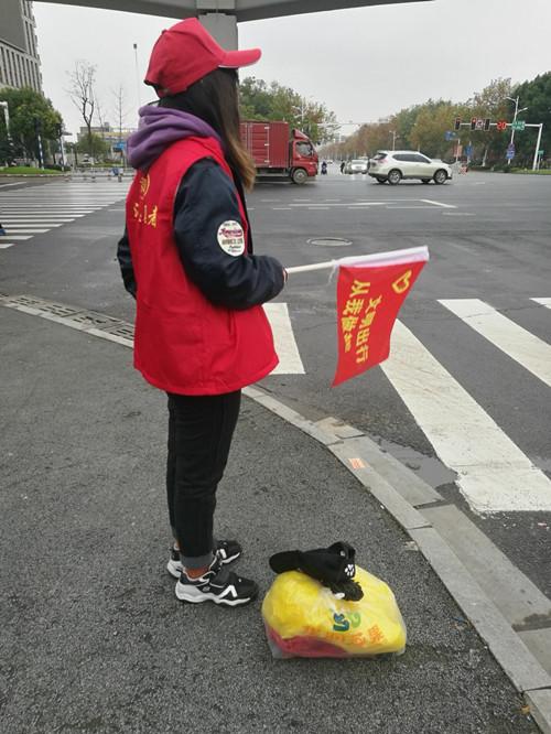 点击放大